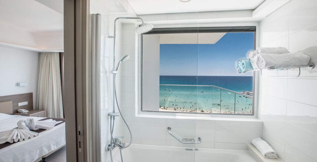 Vassos Nissi Plage Hotel 4*