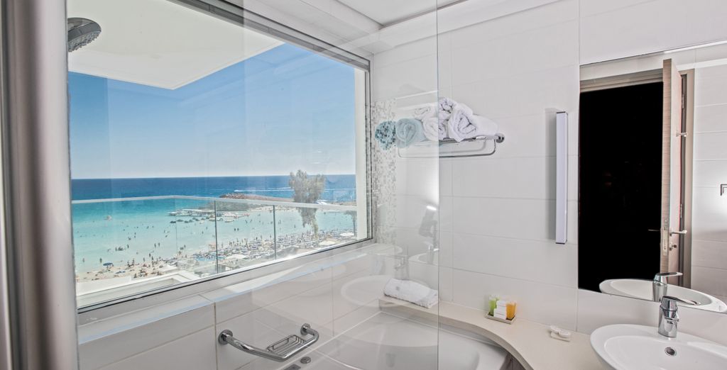 Vassos Nissi Plage Hotel 4*