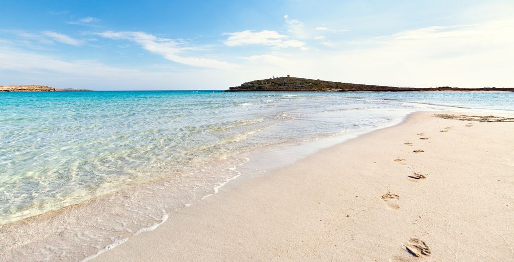 Vassos Nissi Plage Hotel 4*