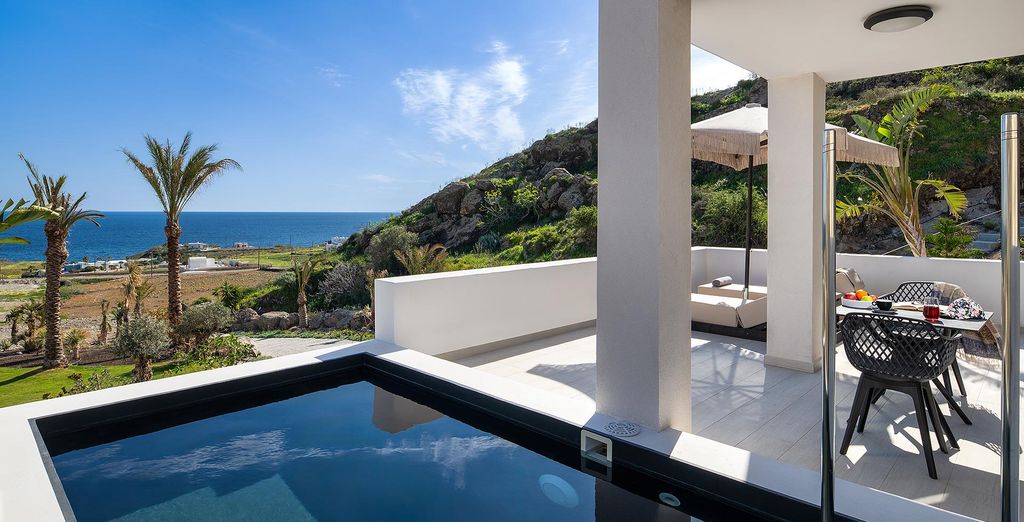 Palm Island Suites Santorini