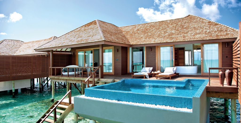Hideaway Beach Resort & Spa Grand Luxury Hotel 5*