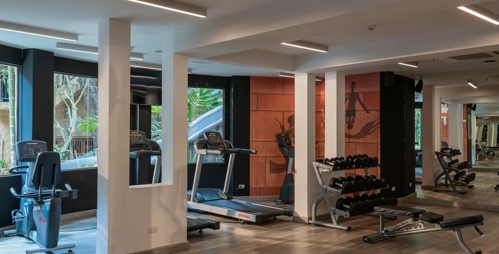 The Sukosol Hotel 5*, Holiday Inn Resort Krabi Ao Nang Beach 4* e Kantary Bay Hotel Phuket 4*