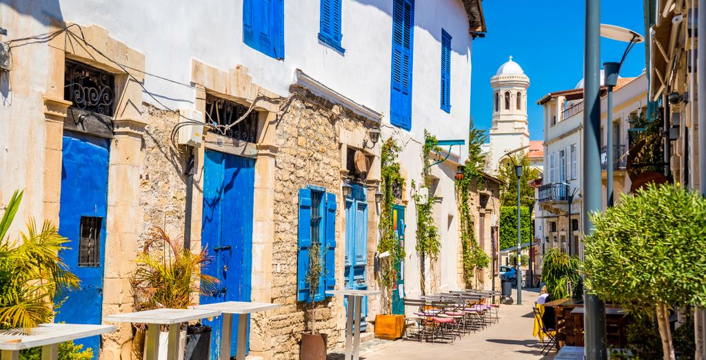 Autotour: Terra di antiche leggende e fascino mediterraneo
