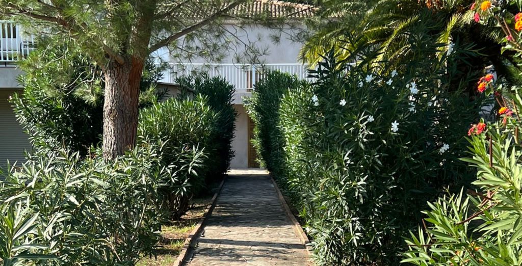 Residence Fiori di Cala Rossa con volo o Sardinia Ferries