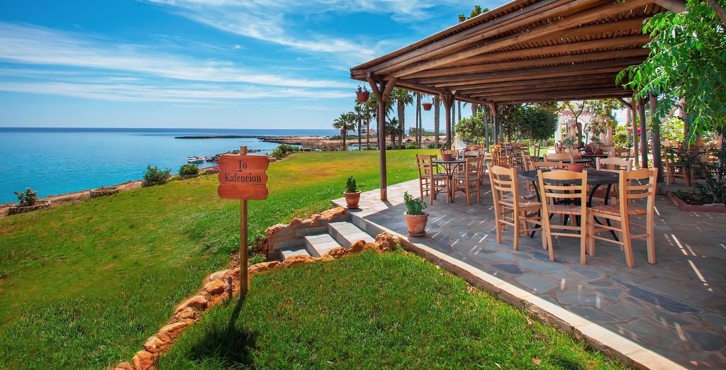 Cavo Maris Beach Hotel 4* 