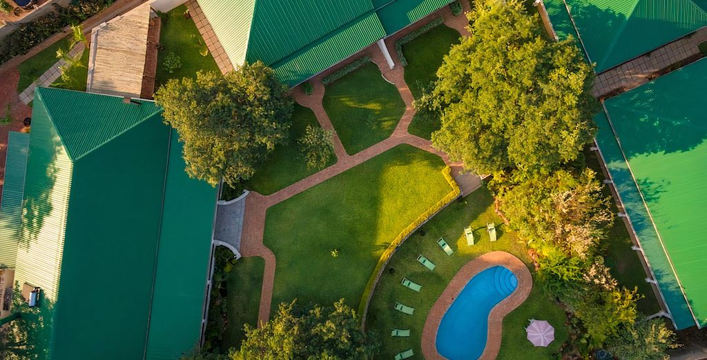 Bakubung Bush Lodge 4* con extensión opcional al Batonka Guest Lodge 4*