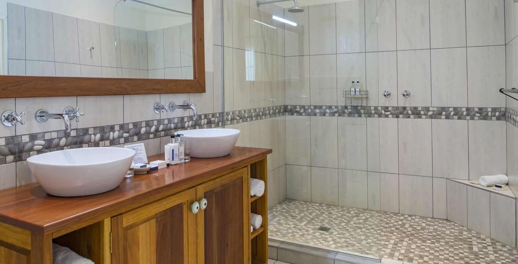 Bakubung Bush Lodge 4* con extensión opcional al Batonka Guest Lodge 4*