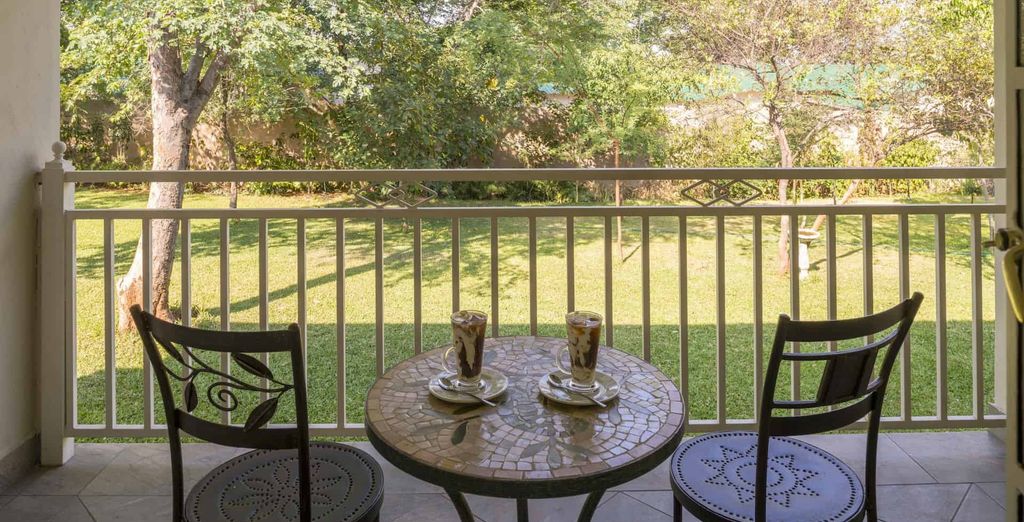 Bakubung Bush Lodge 4* con extensión opcional al Batonka Guest Lodge 4*