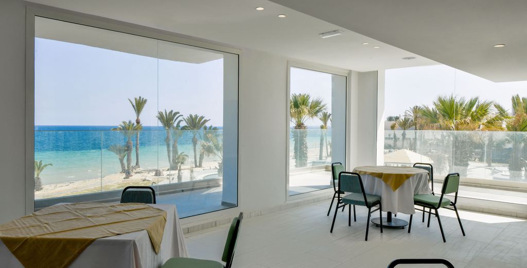 Blue Beach Club & Spa 4*