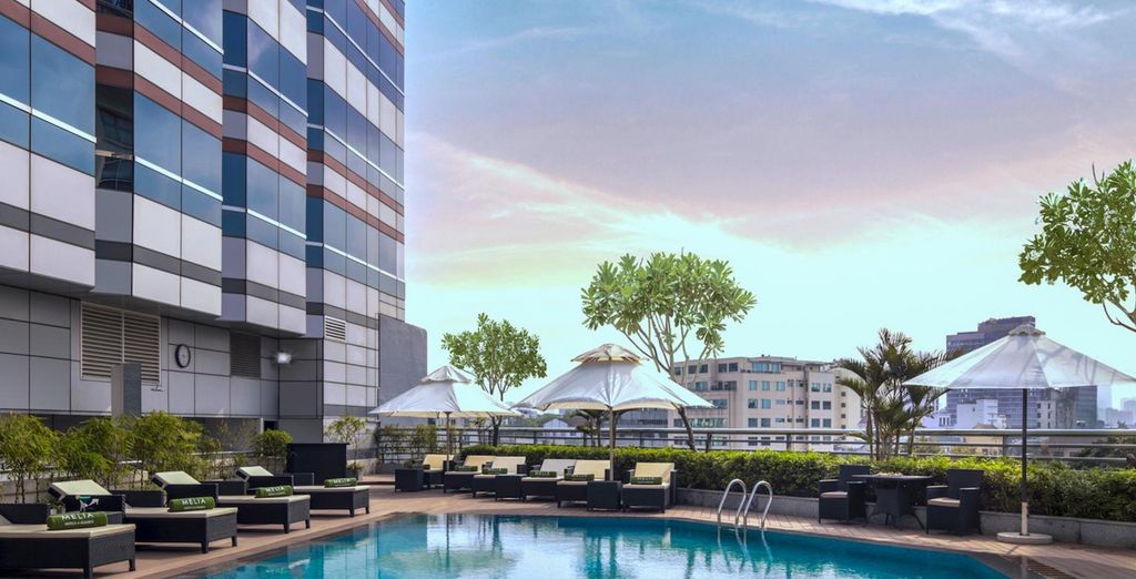 Tour privato: I vibranti colori dell'Indocina con possibile estensione balneare