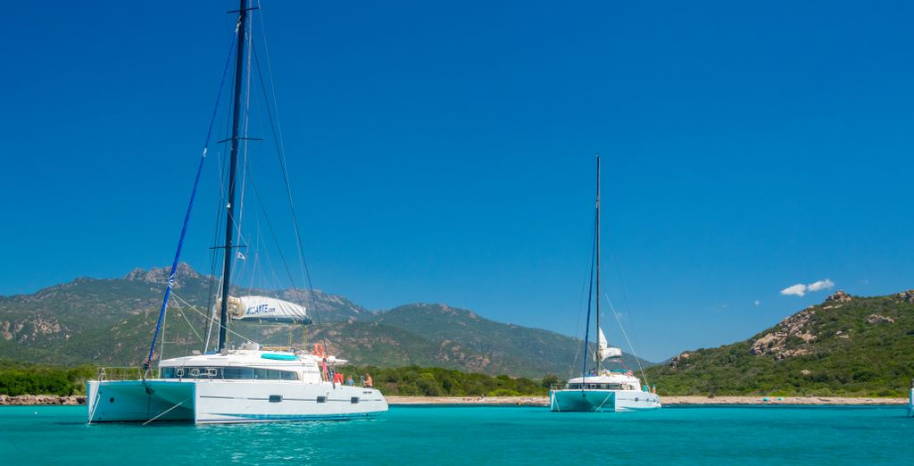 Crociera a bordo del Catlante 600 tra gli splendori marini 