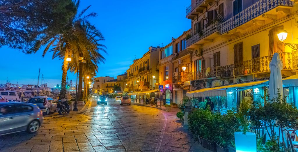 Crociera a bordo del Catlante 600 tra gli splendori marini 