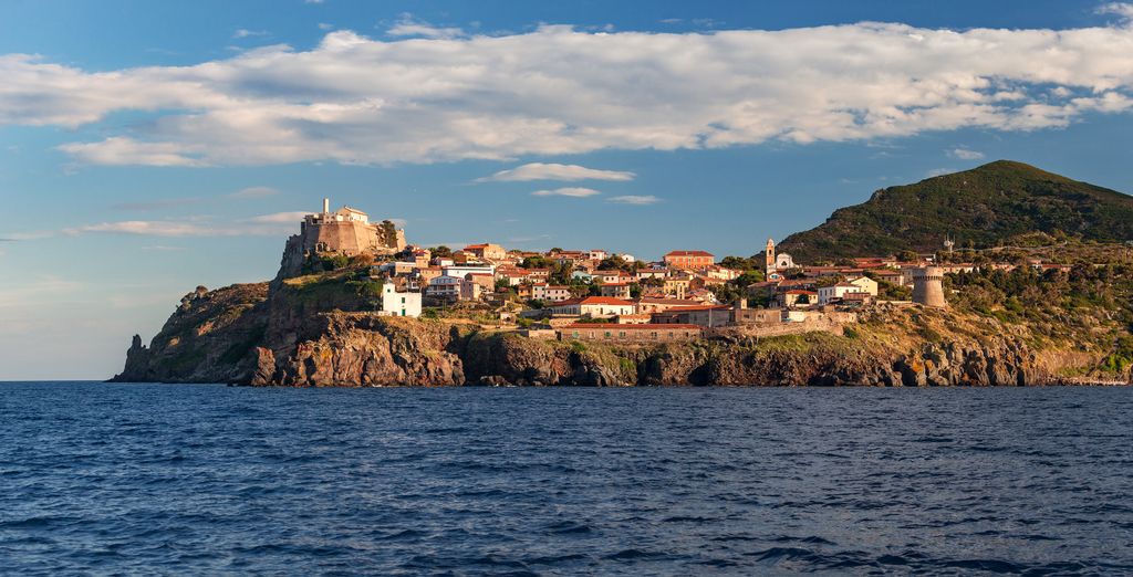 Crociera tra le isole dell'Arcipelago Toscano