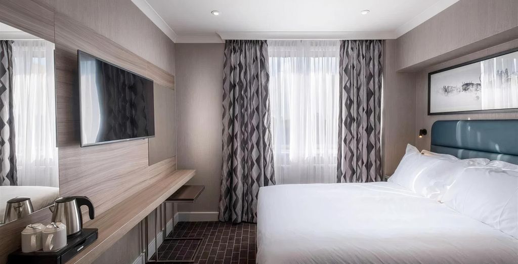 City Sleeper at Royal National Hotel 4*