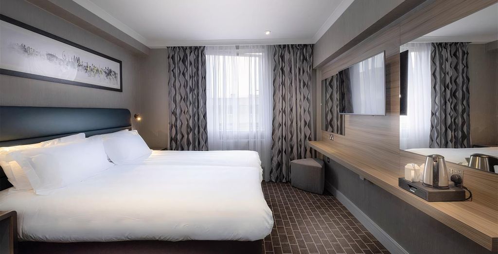 City Sleeper at Royal National Hotel 4*