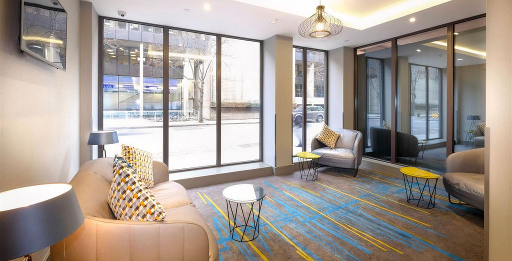 City Sleeper at Royal National Hotel 4*