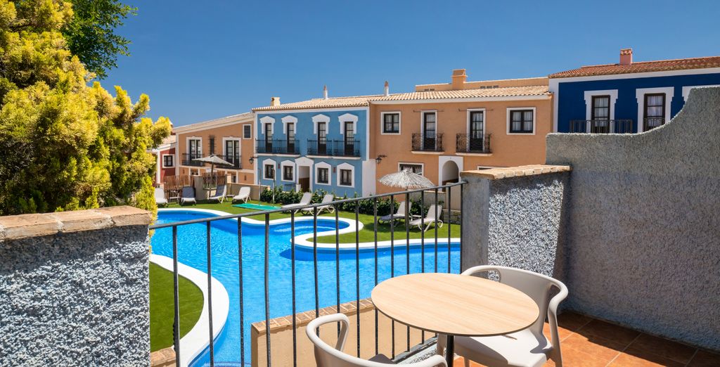 Occidental Pueblo Acantilado 4*