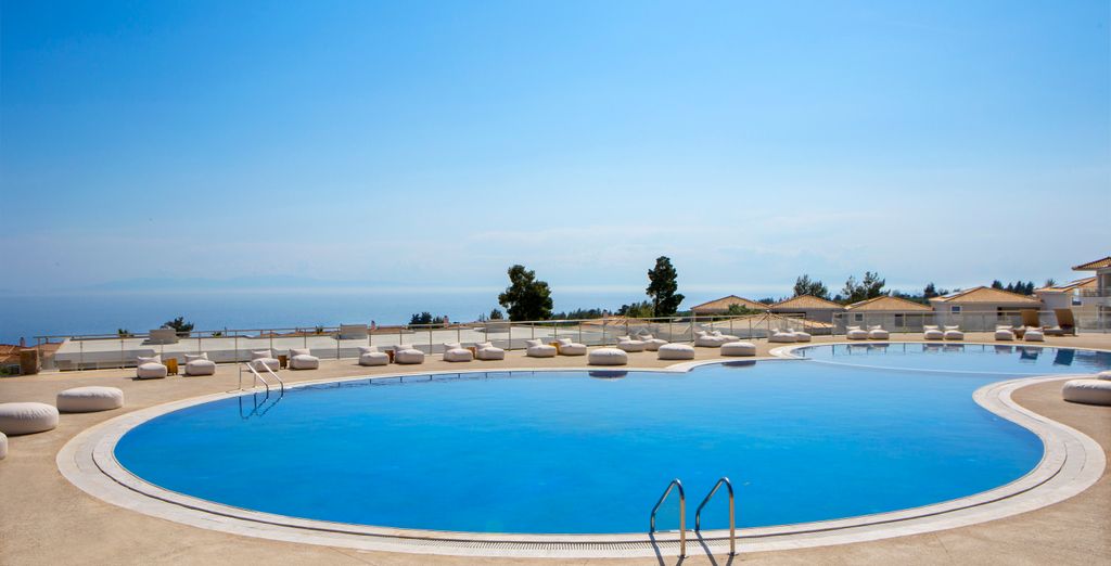 Ajul Luxury Hotel & Spa Resort 5*