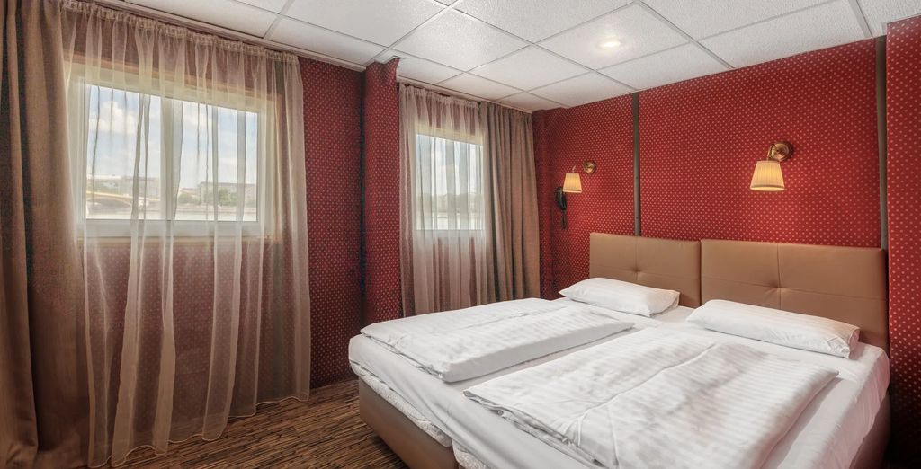 Grand Jules Boat Hotel 