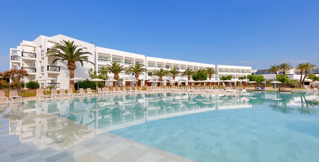 Grand Palladium Palace Ibiza Resort & Spa 5*