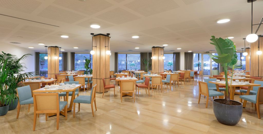 Grand Palladium Palace Ibiza Resort & Spa 5*