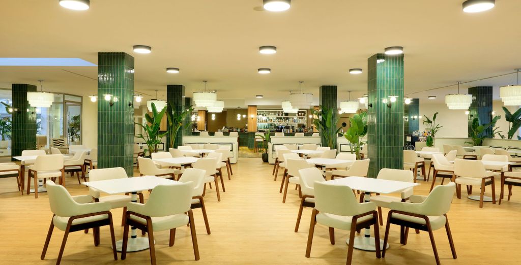 Grand Palladium Palace Ibiza Resort & Spa 5*