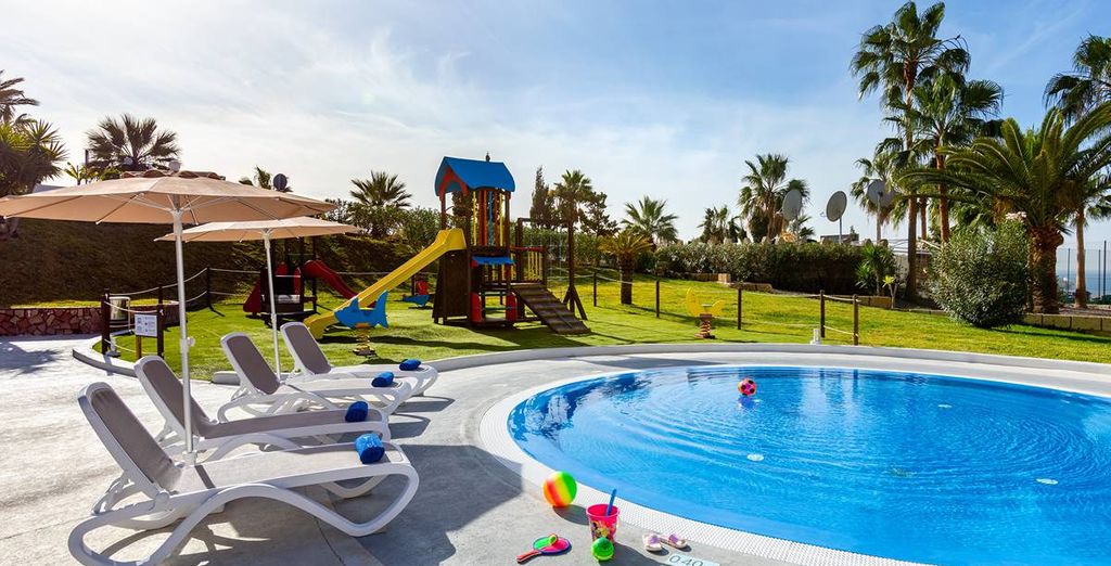 Tropical Park Hotel 4*