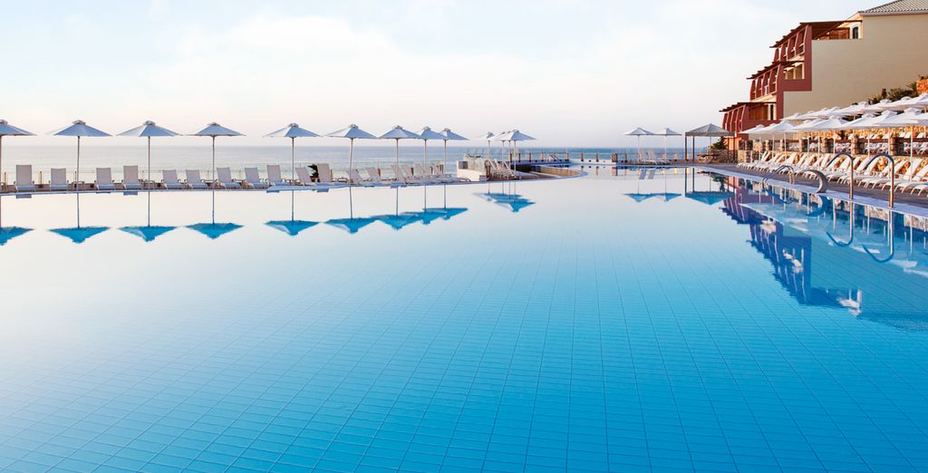 Louis Apostolata Island Resort & Spa 4*