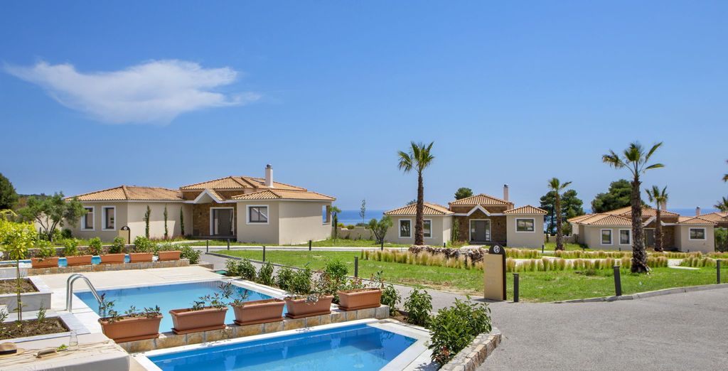 Ajul Luxury Bungalow & Spa Resort 5*