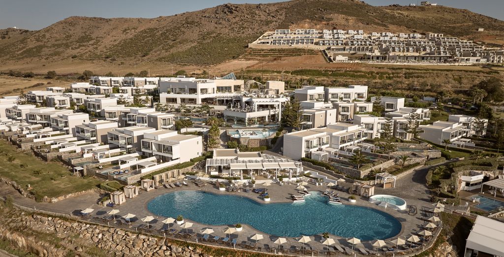 The Royal Blue Resort 5*
