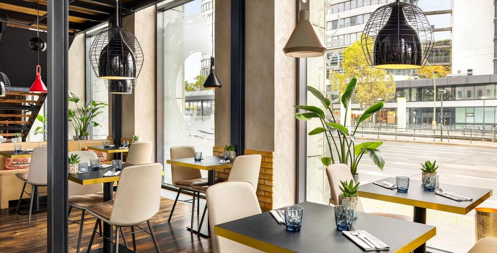 Vienna House by Wyndham Andel's Berlin 4*