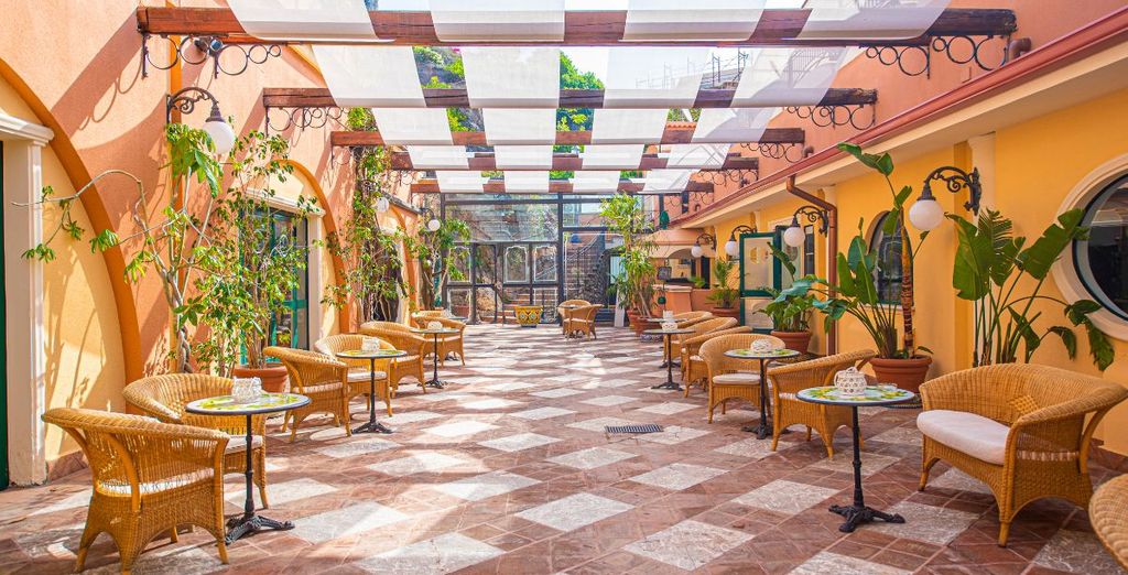 Baia Taormina 4* con posible extensión en Itria Palace 4*