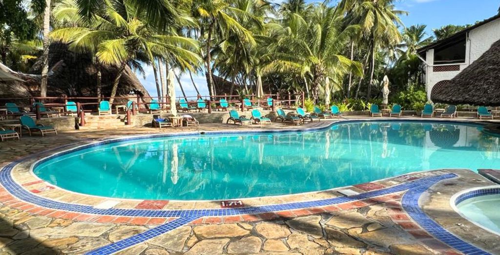 Safari collettivo ed estensione al Pinewood Beach Resort & Spa 4*