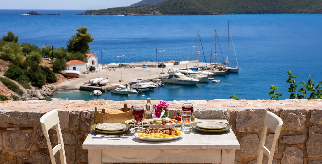 Galaria Luxury Suites 5*