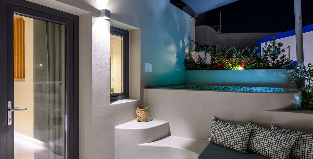Galaria Luxury Suites 5*