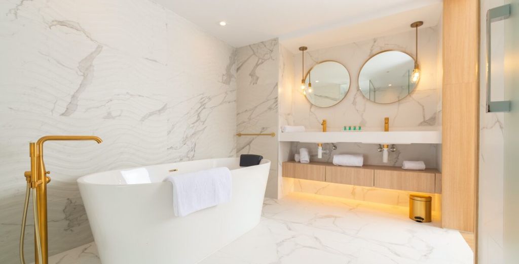 Hotel L'Azure 4*