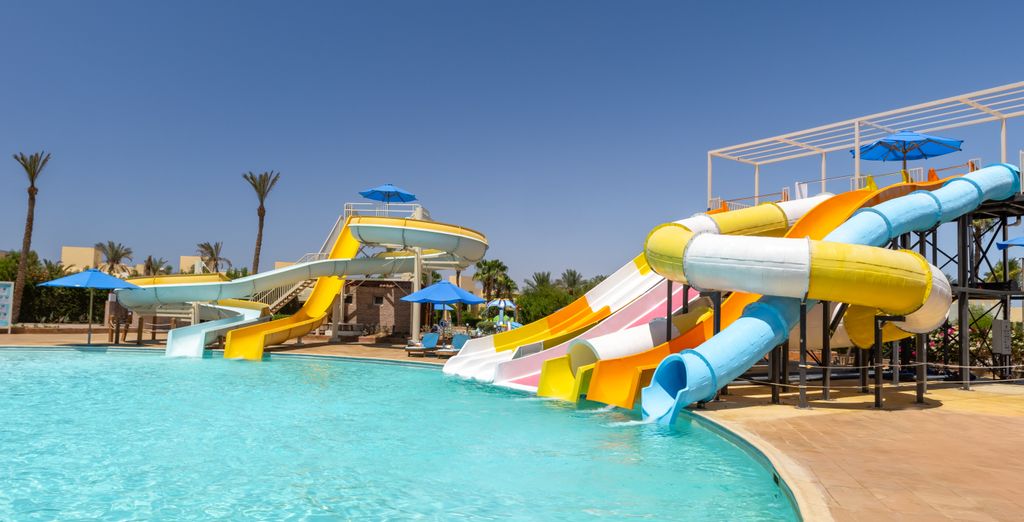 Amwaj Oyoun Resort & Casinò 4*