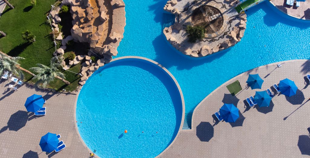 Amwaj Oyoun Resort & Casinò 4*