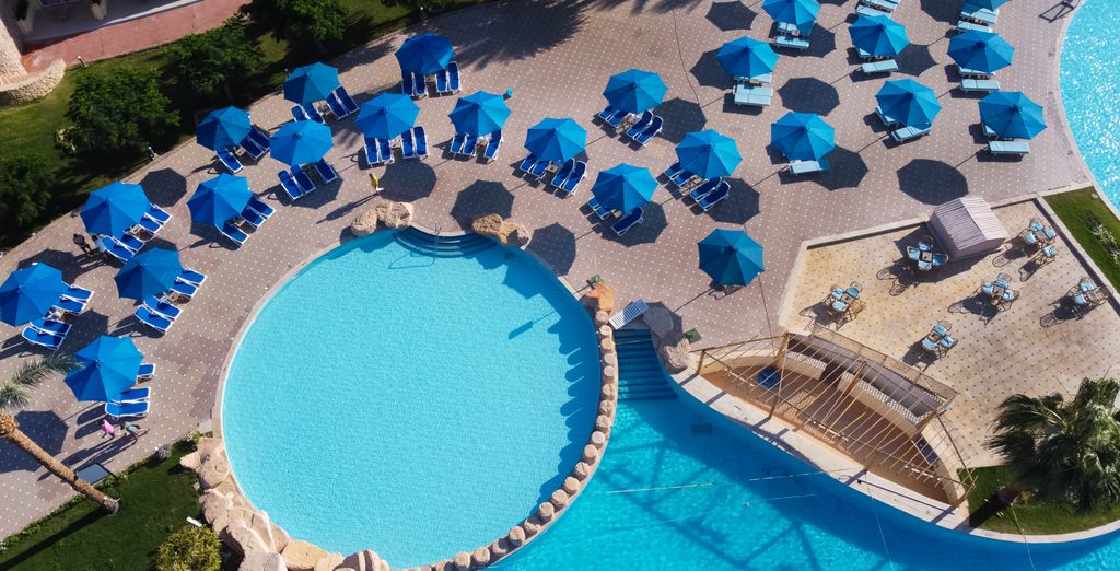 Amwaj Oyoun Resort & Casinò 4*