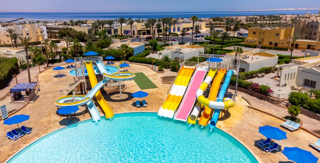 Amwaj Oyoun Resort & Casinò 4*