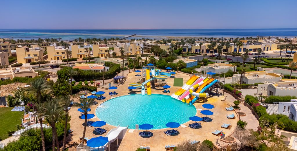 Amwaj Oyoun Resort & Casinò 4*