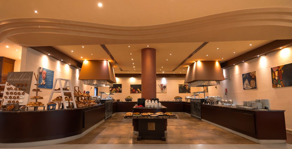 Amwaj Oyoun Resort & Casinò 4*
