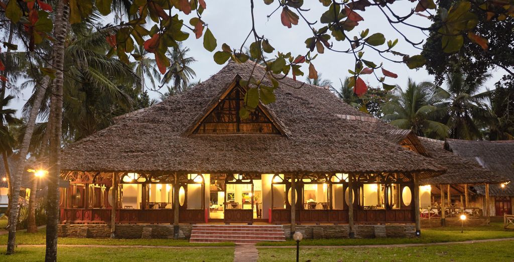 Neptune Village Beach Resort 4* con possibile safari