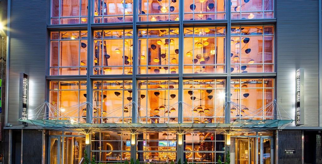 Combinato: Crowne Plaza H36 Midtown 4* e Grand Sunset Princess 5*