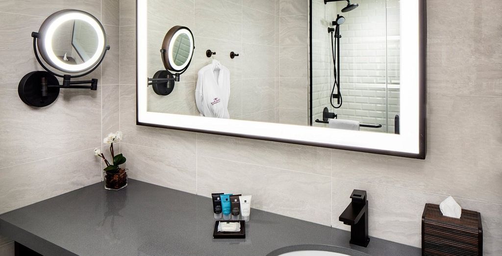 Combinato: Crowne Plaza H36 Midtown 4* e Grand Sunset Princess 5*