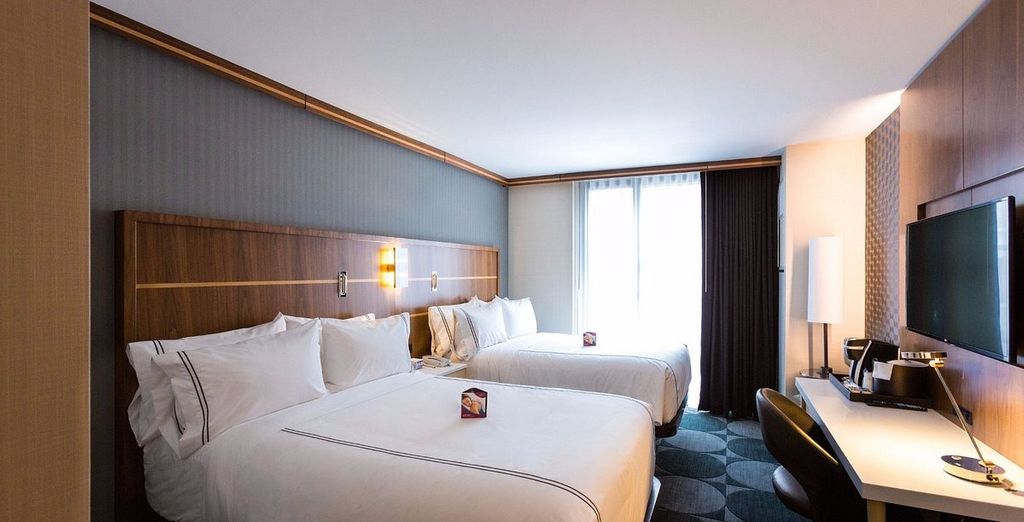 Combinato: Crowne Plaza H36 Midtown 4* e Grand Sunset Princess 5*