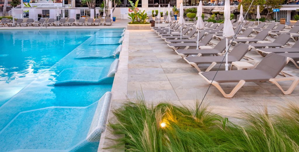 GHT Hotel Oasis Park & Spa 4*