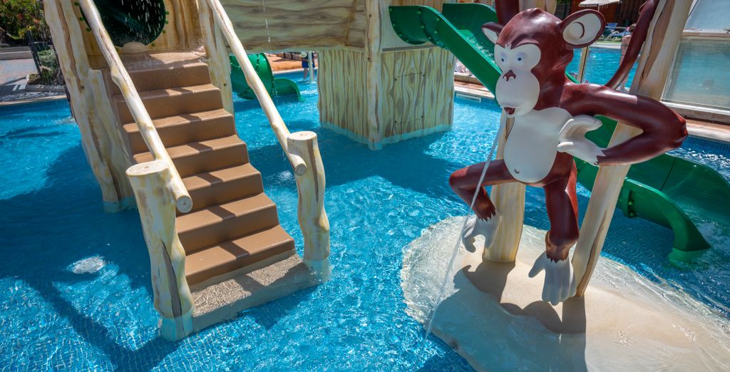 GHT Hotel Oasis Park & Spa 4*