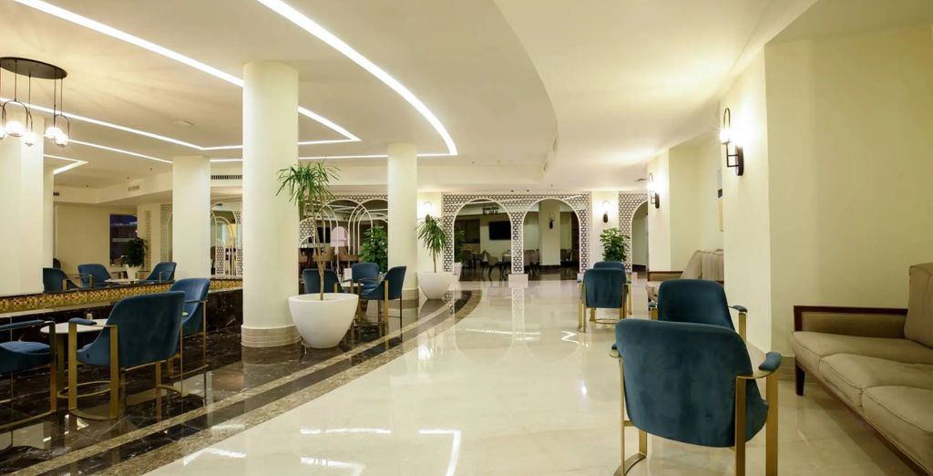 Amwaj Beach Club 4*