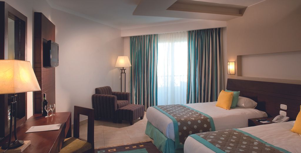 Amwaj Beach Club 4*
